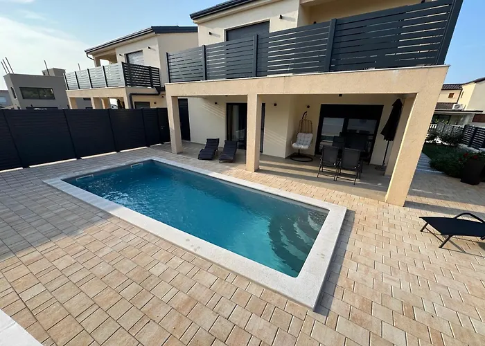 Sandra Вилла Пореч